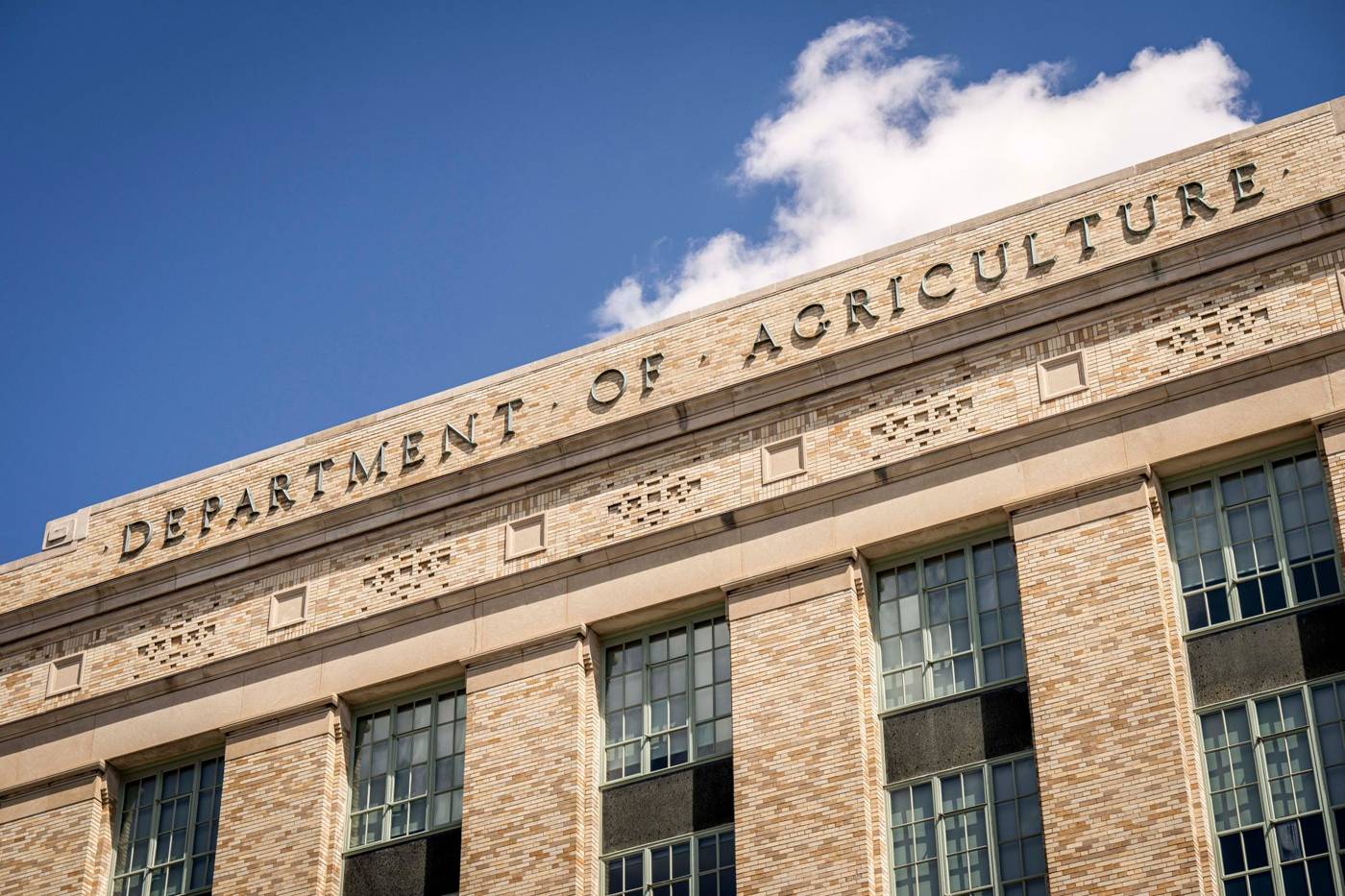 Federal reserve building exterior