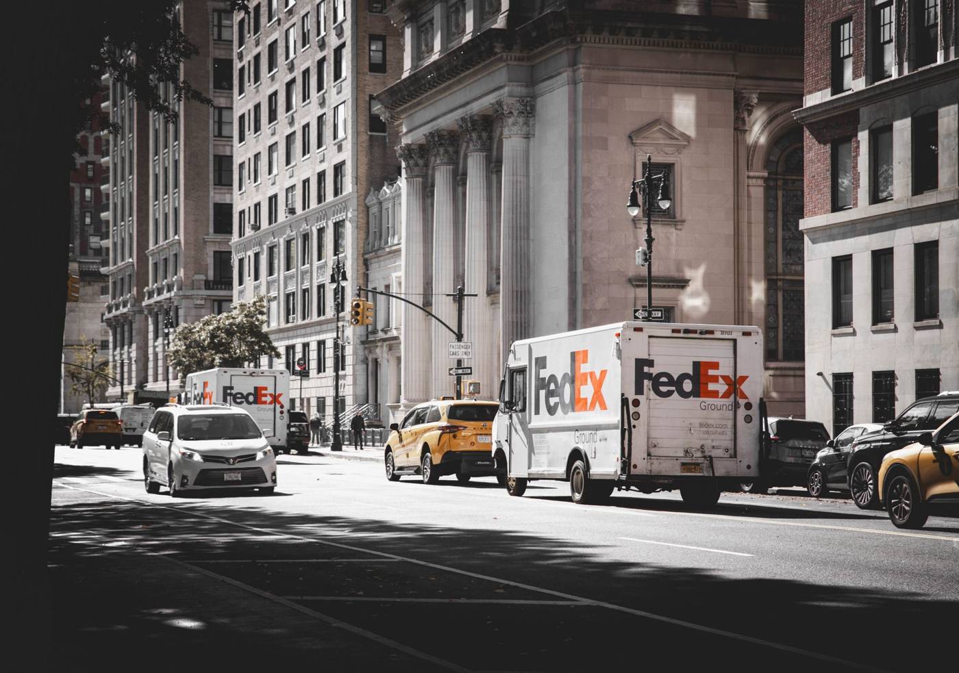 FedEx beat revenue and EPS estimates for its May 2026 quarter by wide margins, yet shares plunged nearly 10% to a 52-week low…