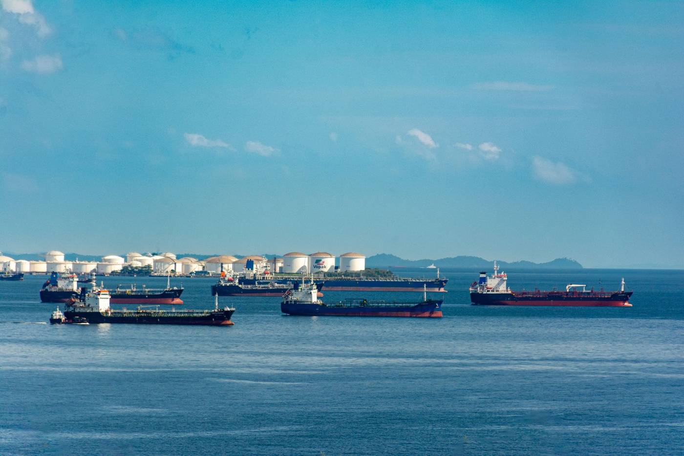 Oil tanker persian gulf