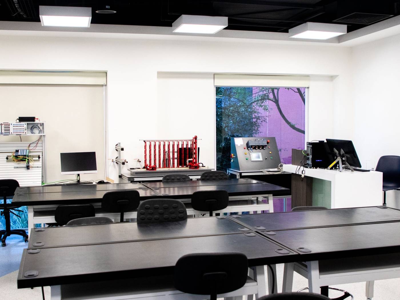 Qualcomm chip technology lab