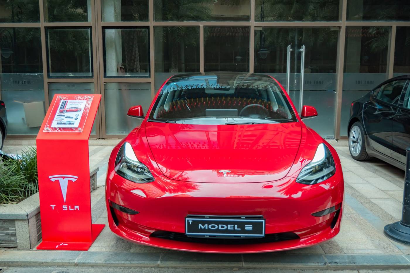 Tesla shares fell 7.49% despite a delivery beat, as investors weighed a 1.48 trillion dollar valuation against an NHTSA probe…