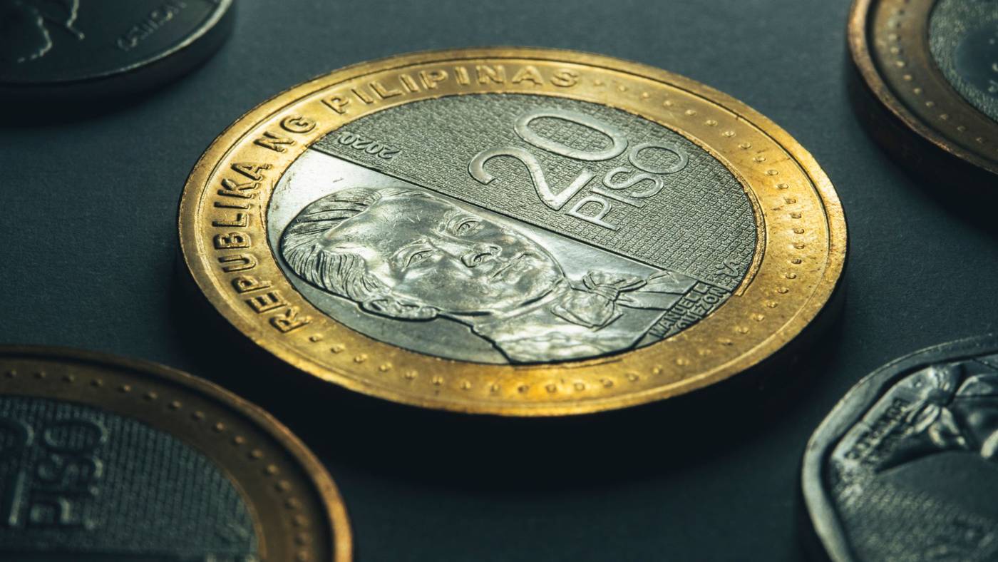 TRUMPUSD sits near 1.71, down over 6 percent, even as Trump's 2025 disclosure shows 1.4 billion dollars in crypto income, far…