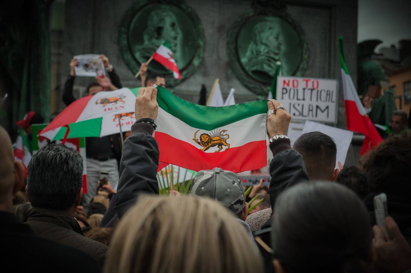 Trump says he may just be a mob character as he threatens renewed strikes on Iran, a Strait of Hormuz blockade, and possible…