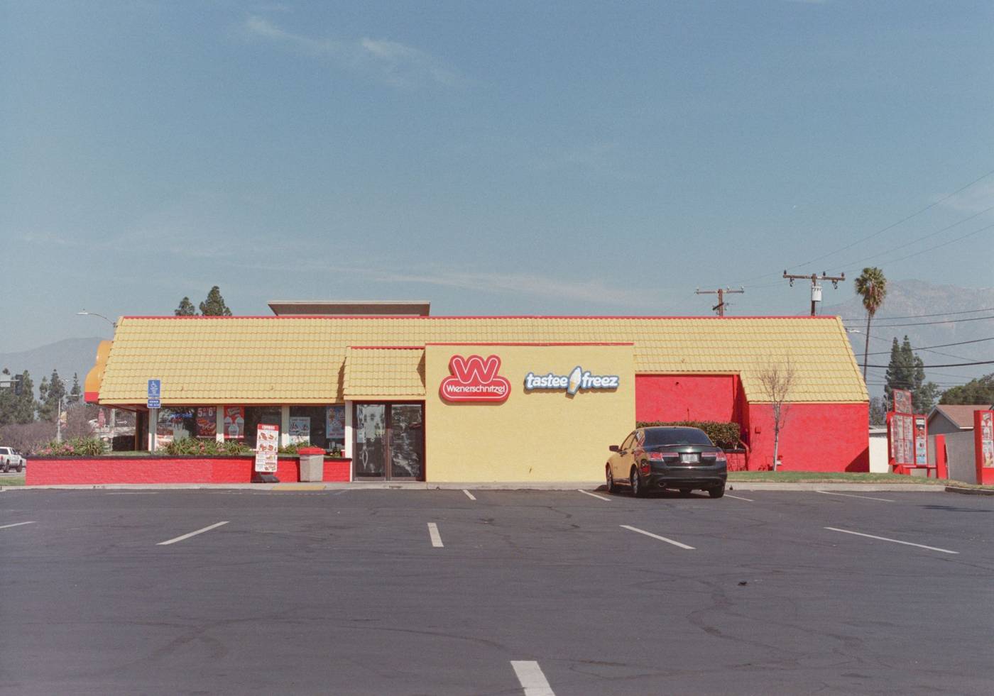 Wendy's restaurant exterior
